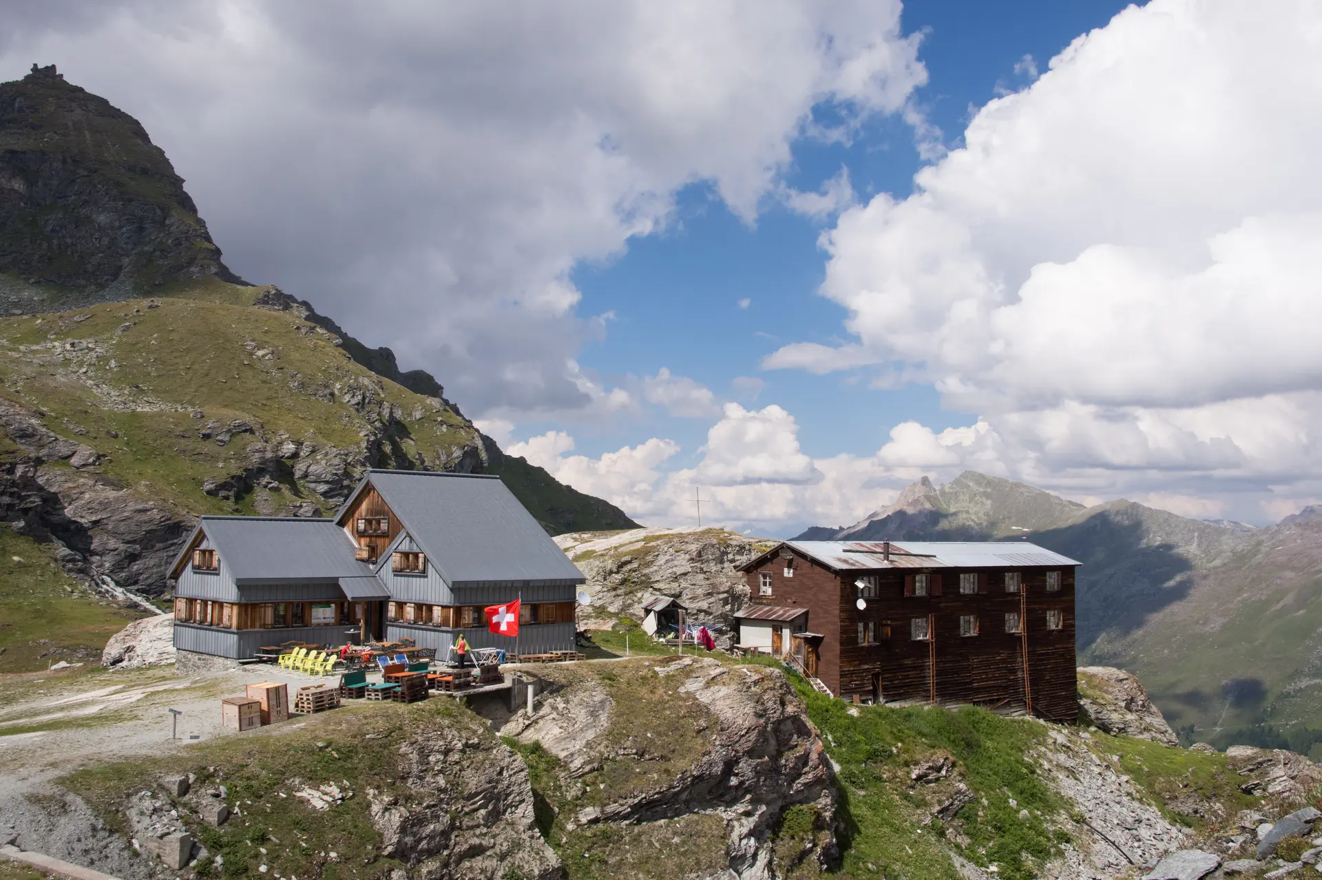 Cabane de Prafleuri, draha a mizerna