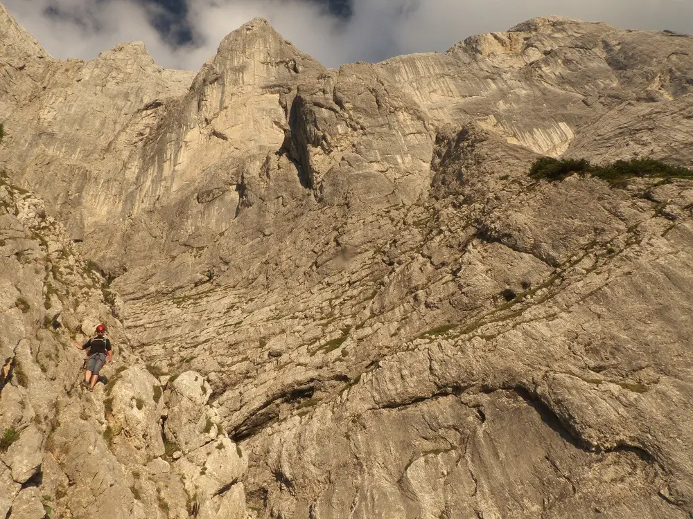 Rosskuppe spíš vlevo, Dachl vpravo